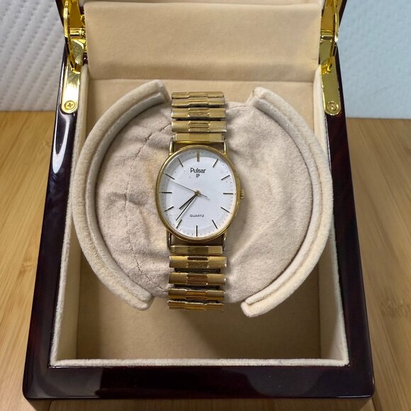 Vintage Pulsar by Seiko Gold Tone Oval Stretch Watch Y481-5690, 28mm - Picture 1 of 5